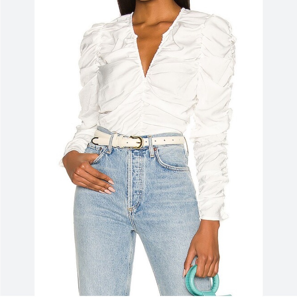 Astr Ruched White V-Neck Long-Sleeve Blouse
